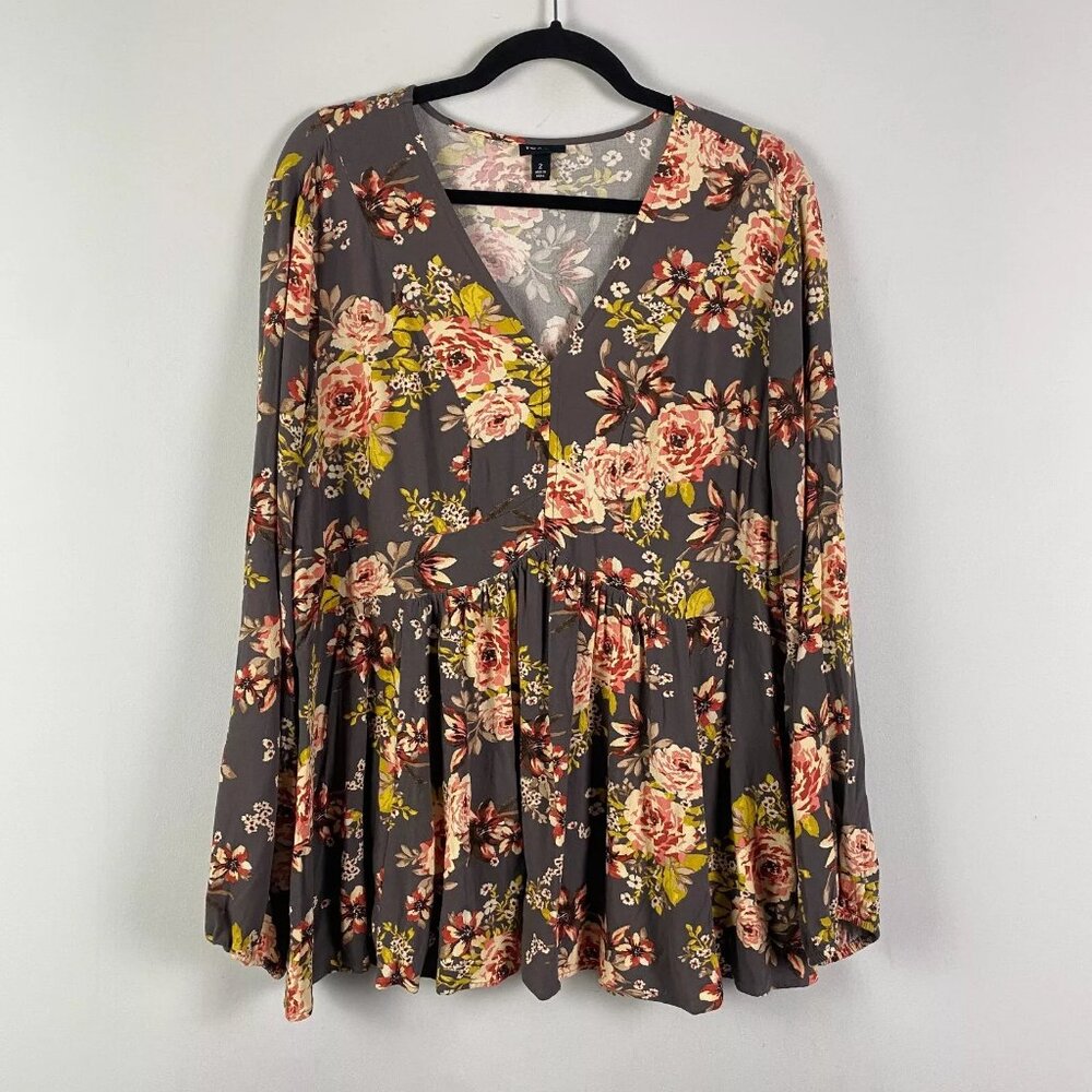 Torrid Babydoll Rayon Crepe Top Size 2X Gray Floral V Neck